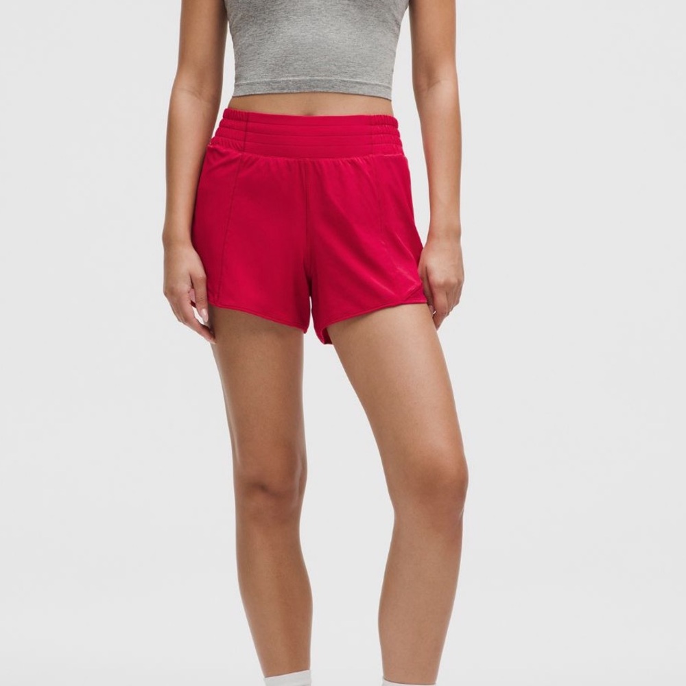 Lululemon Hotty Hot high rise short 4” lined